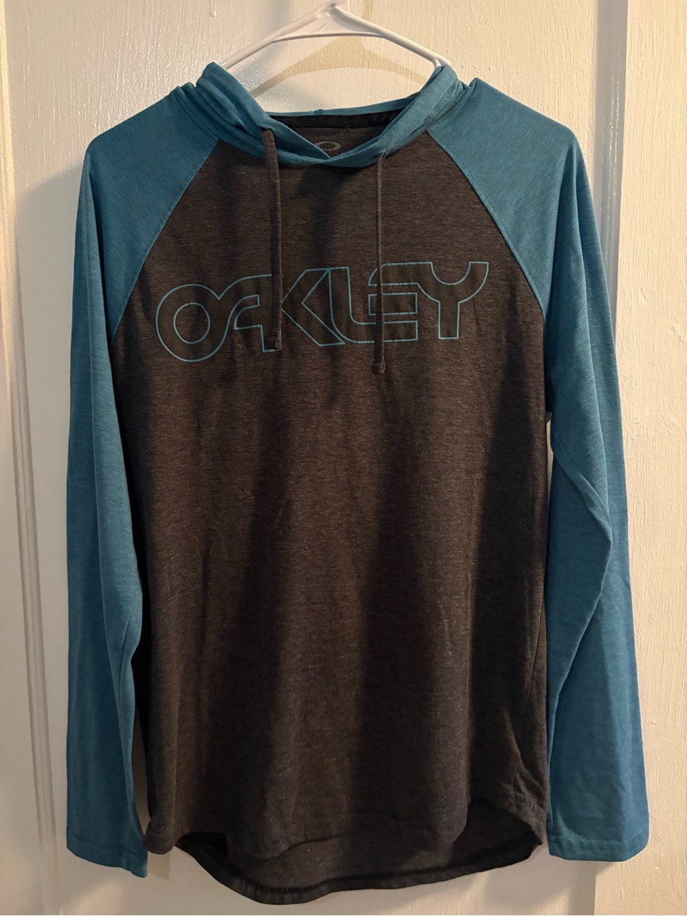 Oakley Men's Crewneck Hoodie - Charcoal & Teal
